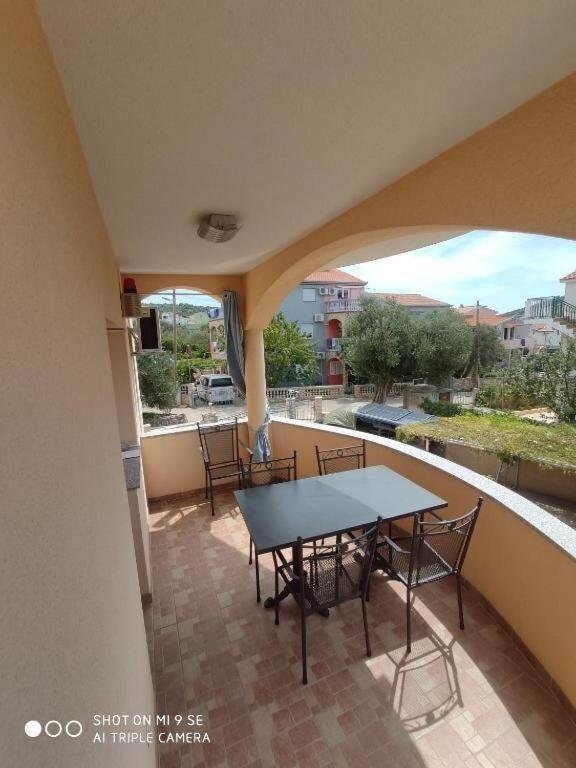 Apartments Antonija - Fitness Vinišće Exterior foto
